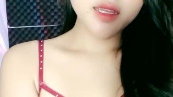 Pesona Toket Gede Miss Kin Bergoyang