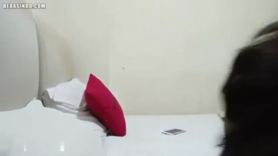 Bokep Ajak Teman Toketnya Gede Nginap di Oyo