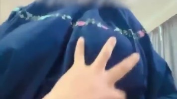 Menikmati Sepongan Bunda MinMin Enak Banget